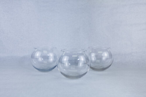 Globe-shaped vases